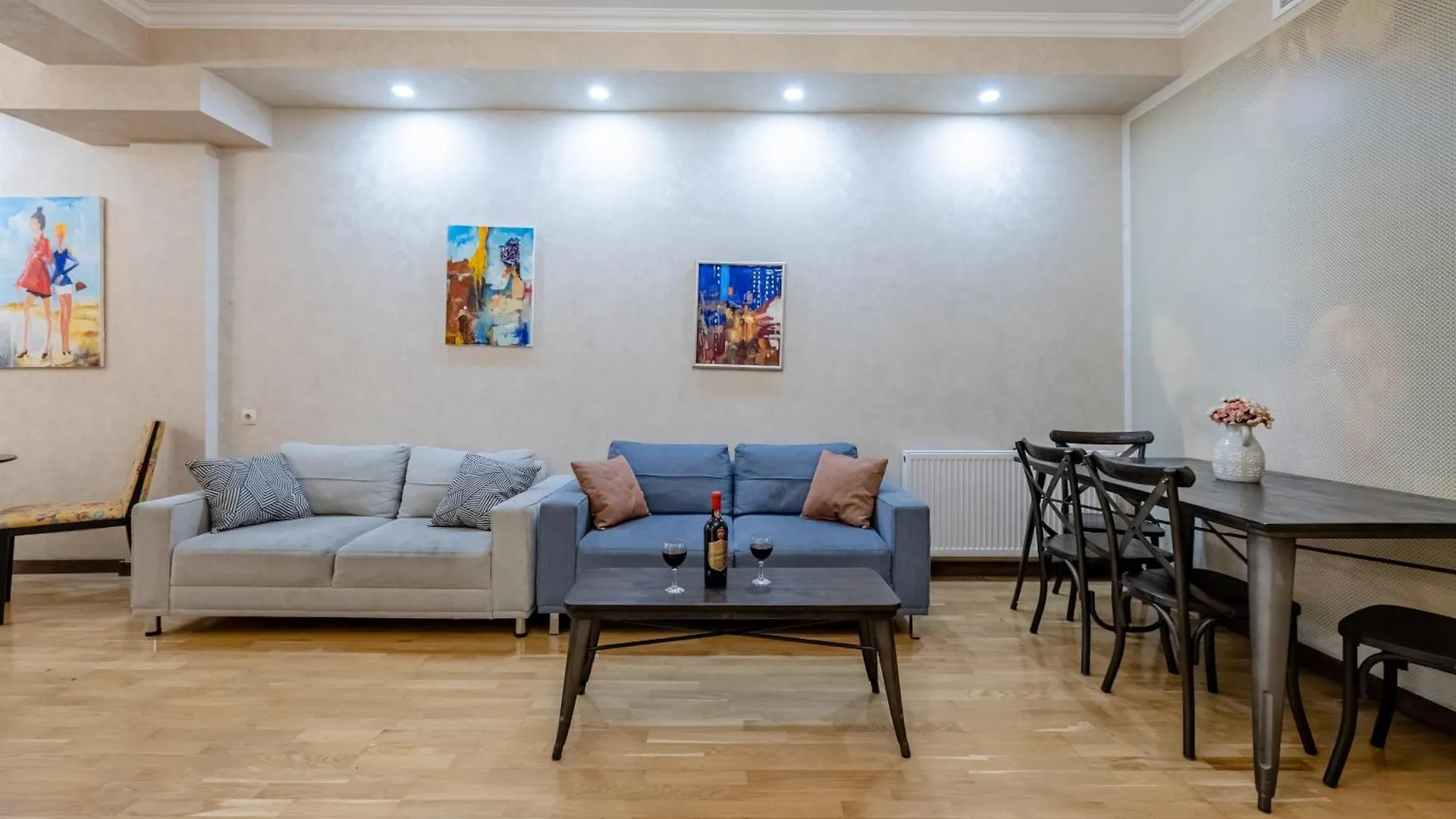 Apartment On Rustaveli Avenue 트빌리시