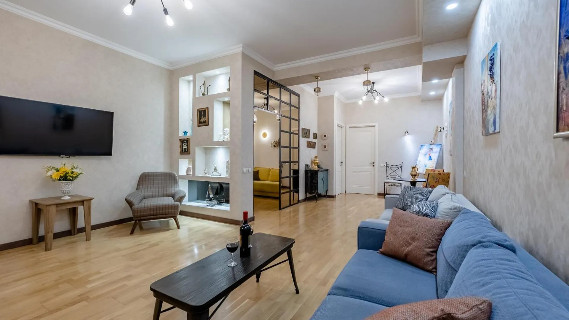 Apartment On Rustaveli Avenue 트빌리시 0*,