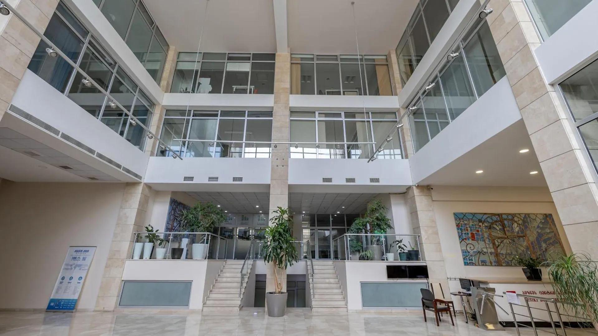 Apartment On Rustaveli Avenue Τυφλίδα